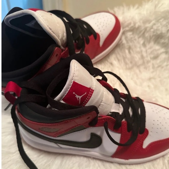 Jordan 1 - Picture 2 of 2